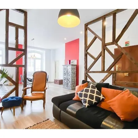 Cais Do Sodre - Nearby Pink Street, Time Out Market By Ld * ליסבון