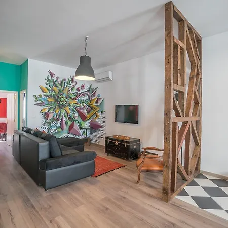Cais Do Sodre - Nearby Pink Street, Time Out Market By Ld * ליסבון